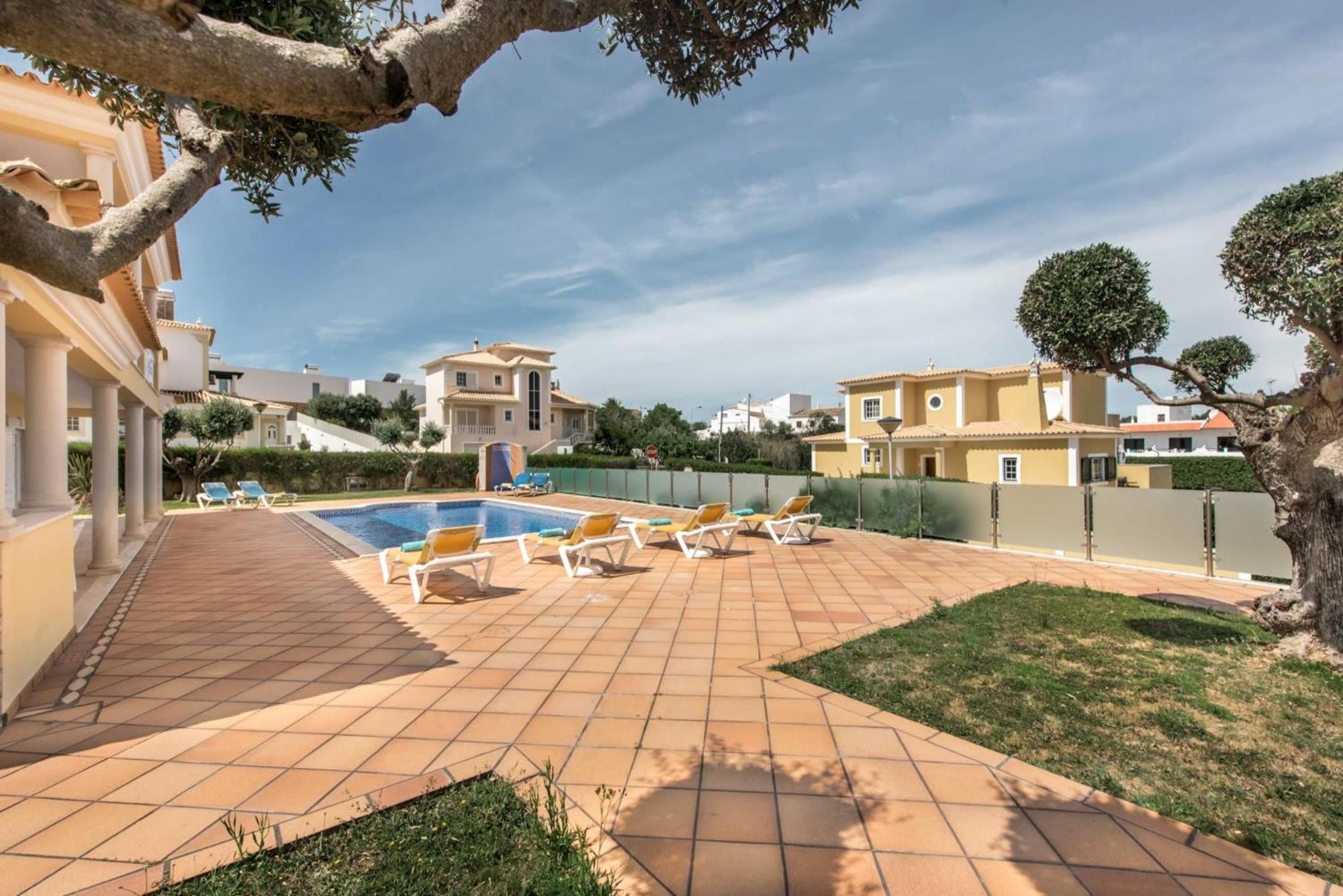 Villa Das Oliveiras Amazing Location Walk To Marina Restaurants Beach Albufeira Luaran gambar